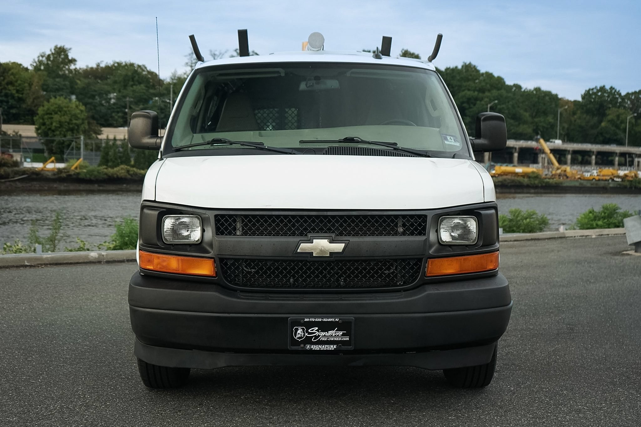Used 2017 Chevrolet Express 2500 RWD image 5
