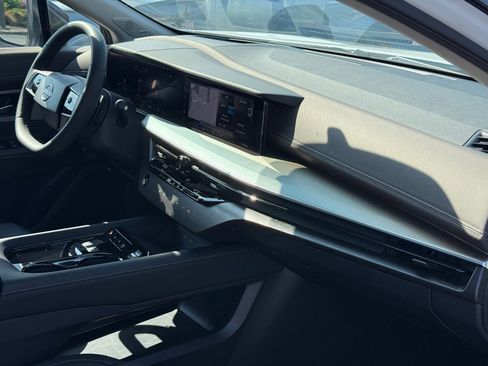 Certified 2025 Nissan Murano Platinum w/ Cargo Package image 24