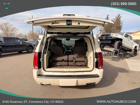 Used 2014 Cadillac Escalade Platinum AWD/4WD image 7