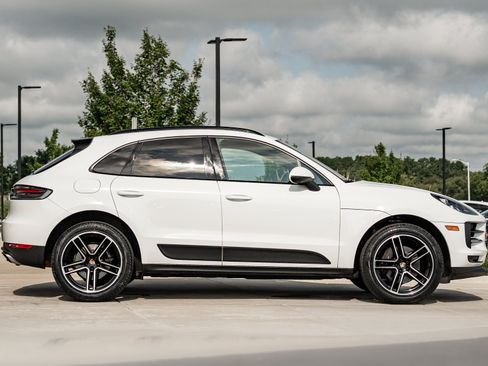 Used 2019 Porsche Macan AWD/4WD image 3
