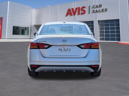 Used 2025 Nissan Altima 2.5 SV FWD image 7