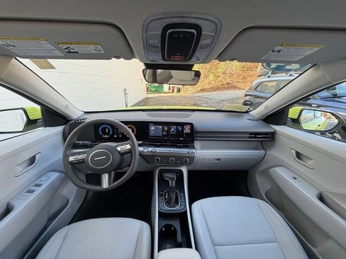 Certified 2024 Hyundai Kona SE image 10