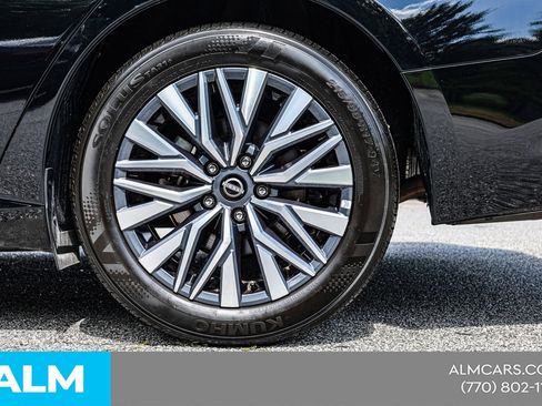 Used 2025 Nissan Altima 2.5 SV FWD image 17