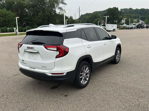 Used 2023 GMC Terrain SLT AWD/4WD image 3