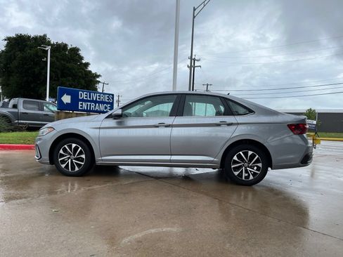 Used 2025 Volkswagen Jetta S FWD image 3