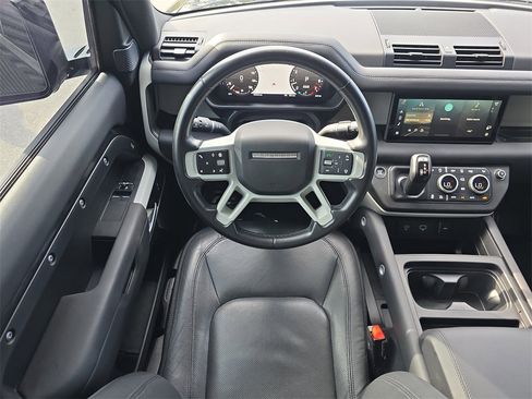 Used 2024 Land Rover Defender 90 S image 20