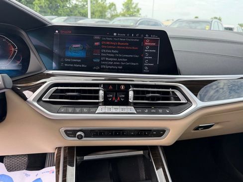 Used 2021 BMW X7 xDrive40i w/ Premium Package AWD/4WD image 13
