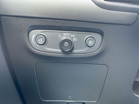 Certified 2022 Buick Encore GX Select w/ Advanced Technology Package image 17