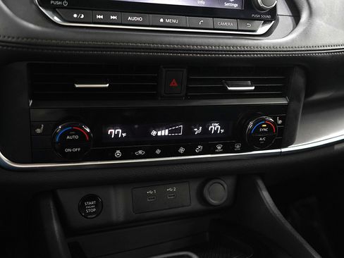 Used 2024 Nissan Rogue SV w/ SV Premium Package image 22