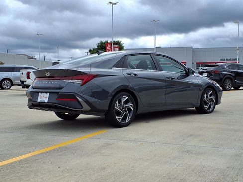 Used 2025 Hyundai Elantra SEL FWD image 5