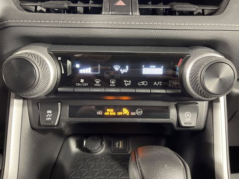 Used 2024 Toyota RAV4 LE image 23