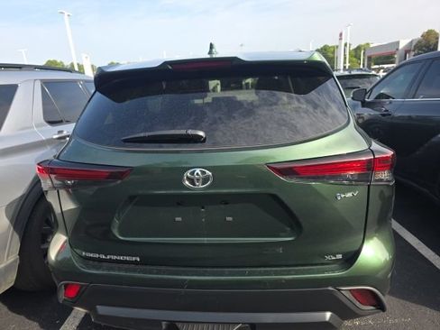 Used 2025 Toyota Highlander XLE AWD/4WD image 5