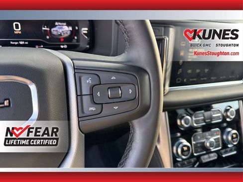 Used 2023 GMC Yukon XL Denali AWD/4WD image 32
