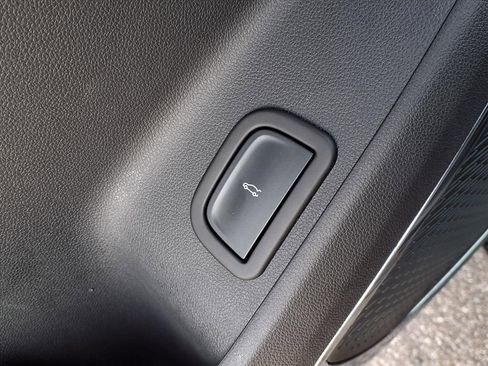 Certified 2025 GMC Acadia Elevation image 22