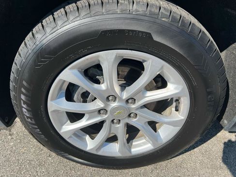 Used 2019 Chevrolet Equinox LT AWD/4WD image 2