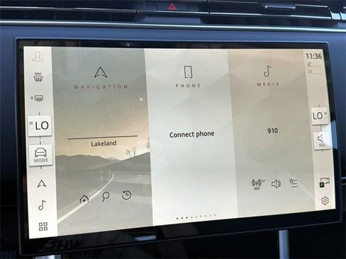 New 2025 Land Rover Range Rover SE image 20