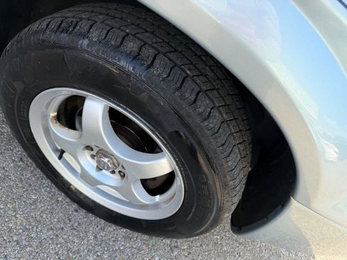 Used 2006 Dodge Grand Caravan SE w/ Popular Equipment Group I FWD image 4