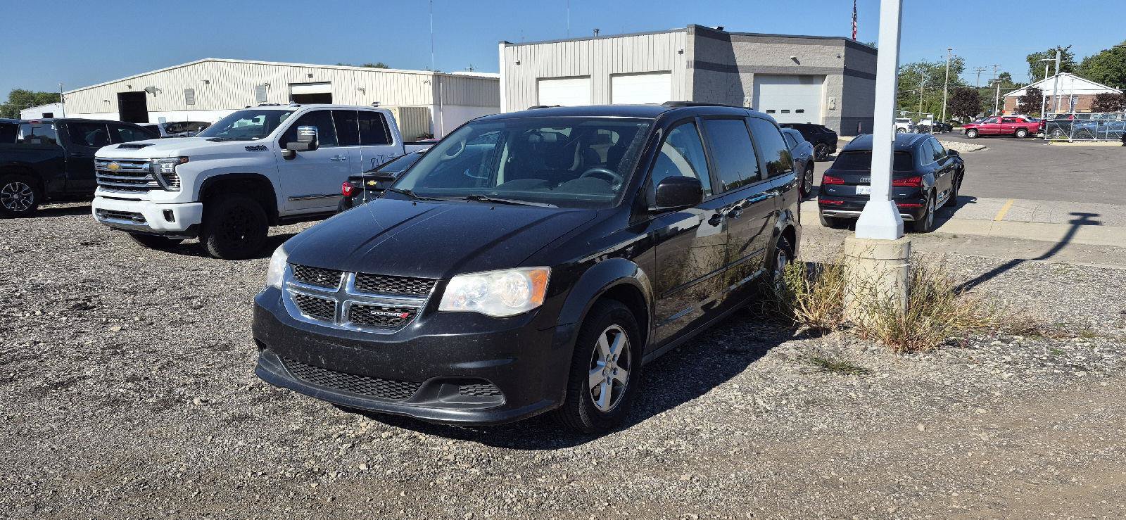 Used 2012 Dodge Grand Caravan SXT FWD image 1
