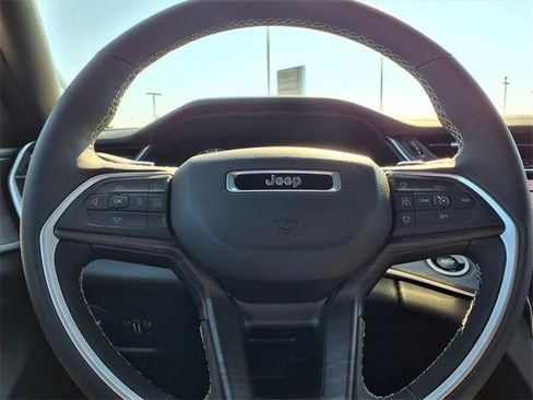 New 2025 Jeep Grand Cherokee L Limited w/ Trailer Tow Package image 10