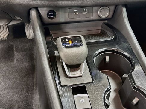 Used 2024 Nissan Rogue S AWD/4WD image 16