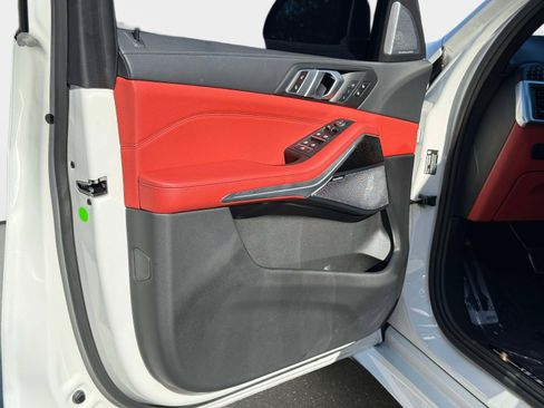 Used 2025 BMW X5 M Competition w/ Executive Package image 32