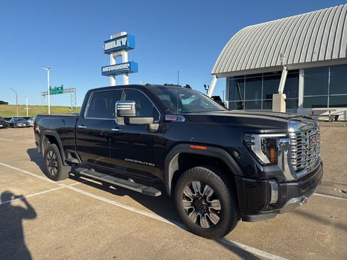 Used 2024 GMC Sierra 2500 Denali w/ Denali Reserve Package image 3