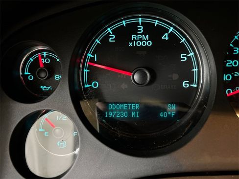 Used 2011 Chevrolet Tahoe LTZ image 12