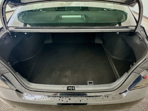 Used 2025 Toyota Camry SE FWD image 30