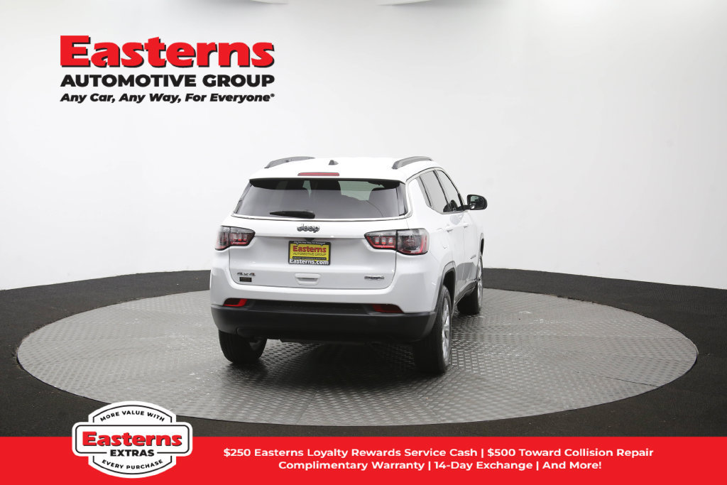 Used 2024 Jeep Compass Latitude AWD/4WD image 38