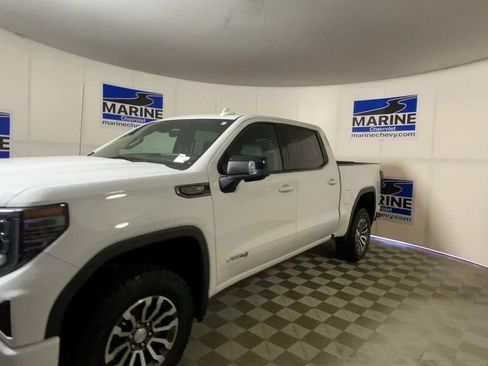 Used 2023 GMC Sierra 1500 AT4 w/ Technology Package AWD/4WD image 6
