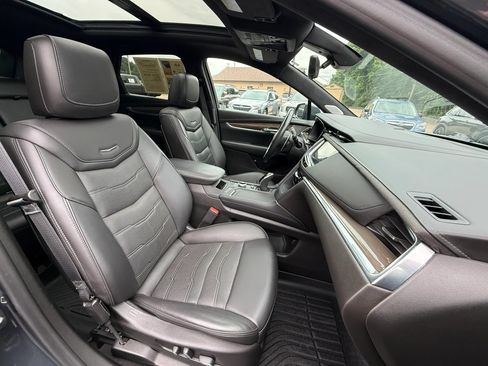 Used 2021 Cadillac XT5 Sportv w/ Platinum Package AWD/4WD image 16