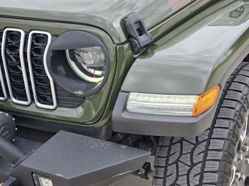 Used 2024 Jeep Wrangler Unlimited Sahara w/ Technology Group AWD/4WD image 9