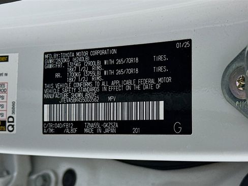 Used 2025 Toyota 4Runner TRD Off-Road image 12