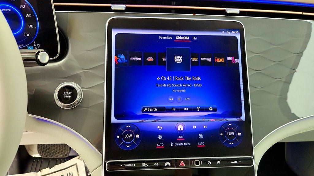 Used 2023 Mercedes-Benz EQE 500 4MATIC SUV w/ Pinnacle Trim Package image 18