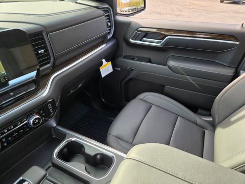 New 2026 GMC Sierra 1500 Elevation w/ Elevation Premium Package AWD/4WD image 21