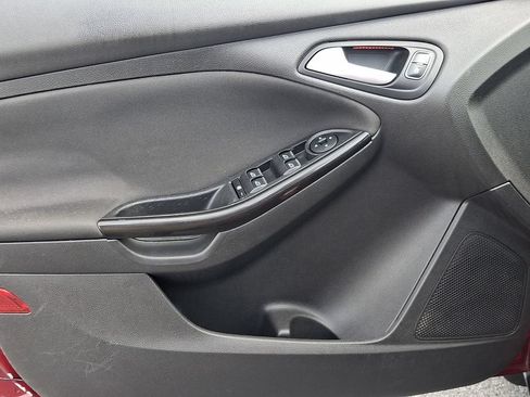 Used 2016 Ford Focus Titanium w/ Exterior Protection Package FWD image 12