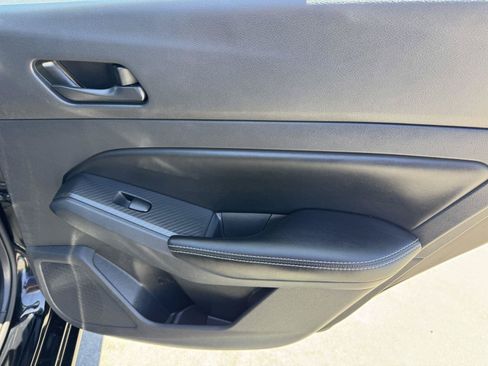 Used 2024 Nissan Altima 2.5 SV FWD image 11