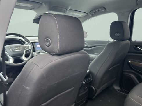 Used 2023 GMC Acadia SLE w/ Driver Convenience Package image 16