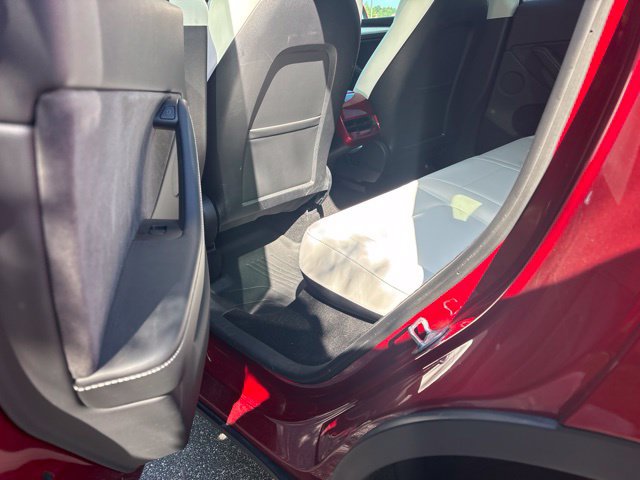 Used 2024 Tesla Model Y Long Range AWD/4WD image 4
