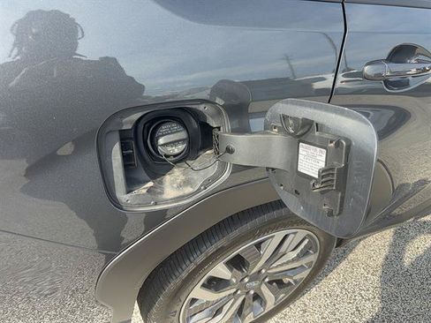 Used 2025 Subaru Forester Touring AWD/4WD image 26