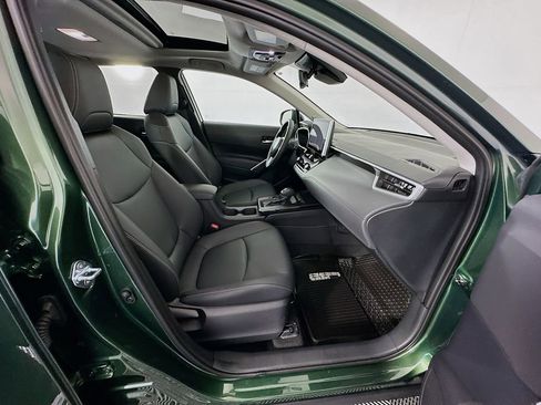 Certified 2026 Toyota Corolla Cross XLE w/ Convenience Package image 28