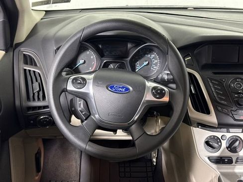 Used 2014 Ford Focus SE FWD image 23