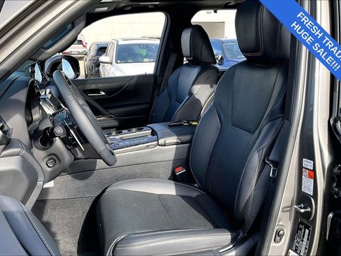 Used 2025 Lexus LX 600 4WD w/ Luxury Package image 34