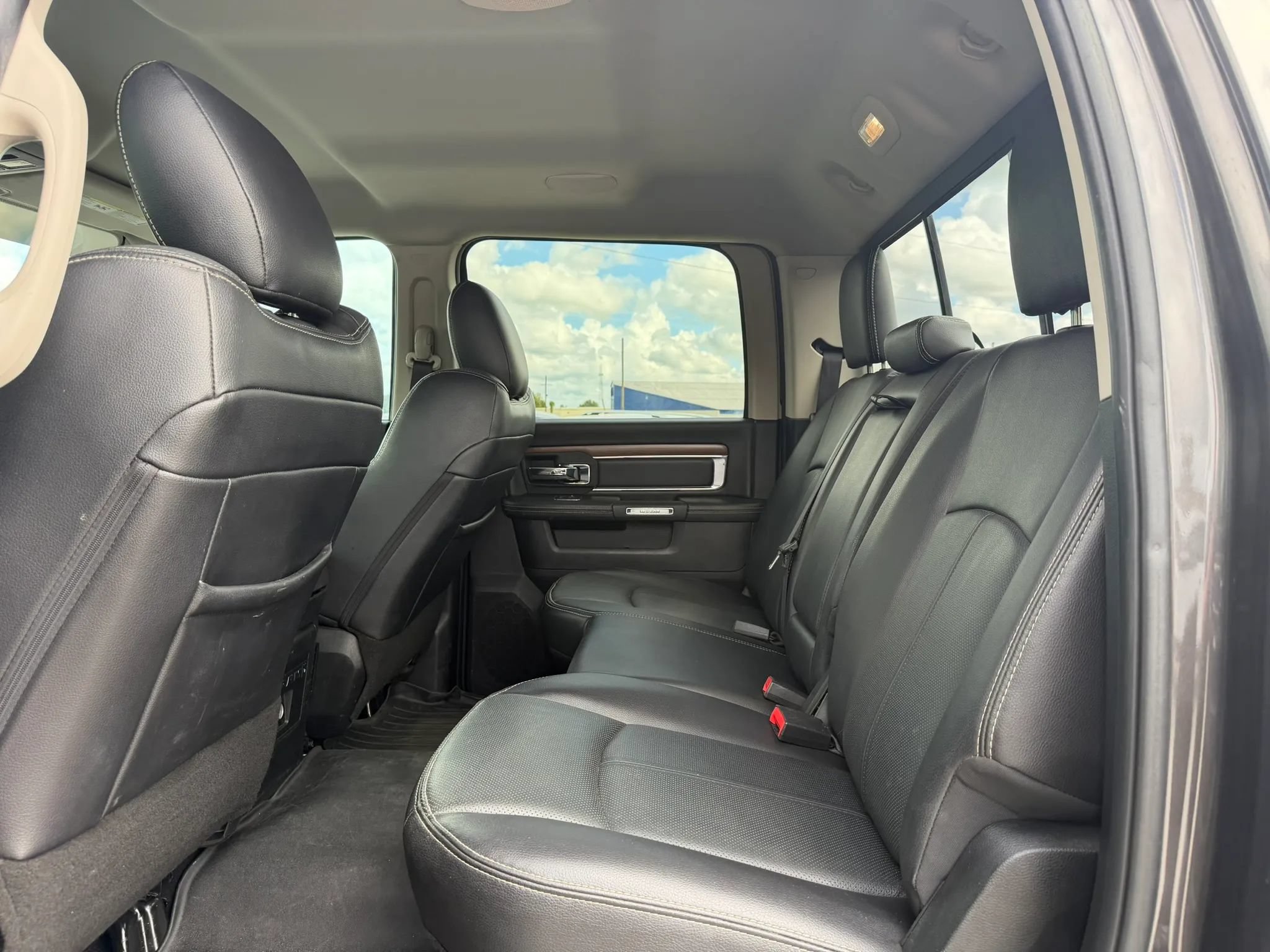 Used 2018 RAM 3500 Laramie AWD/4WD image 19