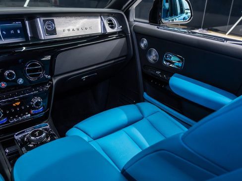 Used 2023 Rolls-Royce Phantom Sedan image 46