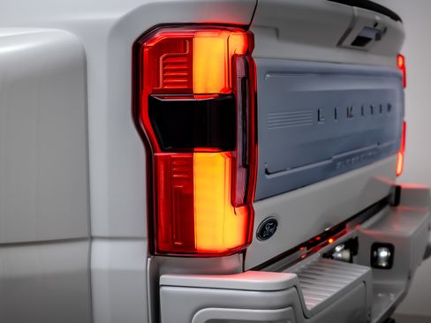 Used 2024 Ford F450 Limited w/ FX4 Off-Road Package image 12