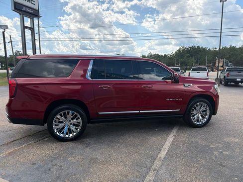 Used 2021 GMC Yukon XL Denali w/ Denali Premium Package RWD image 6