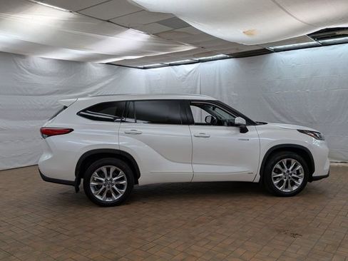 Used 2021 Toyota Highlander Limited image 8