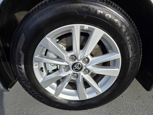 Certified 2025 Toyota Camry LE w/ Convenience Package image 9