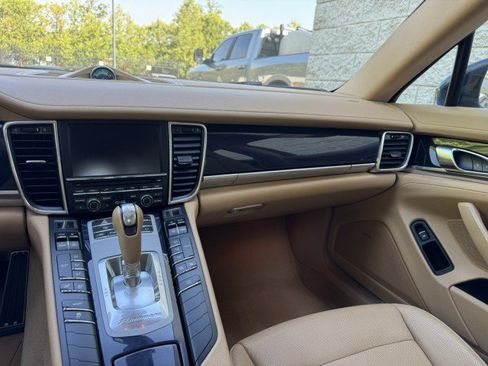 Used 2014 Porsche Panamera image 36